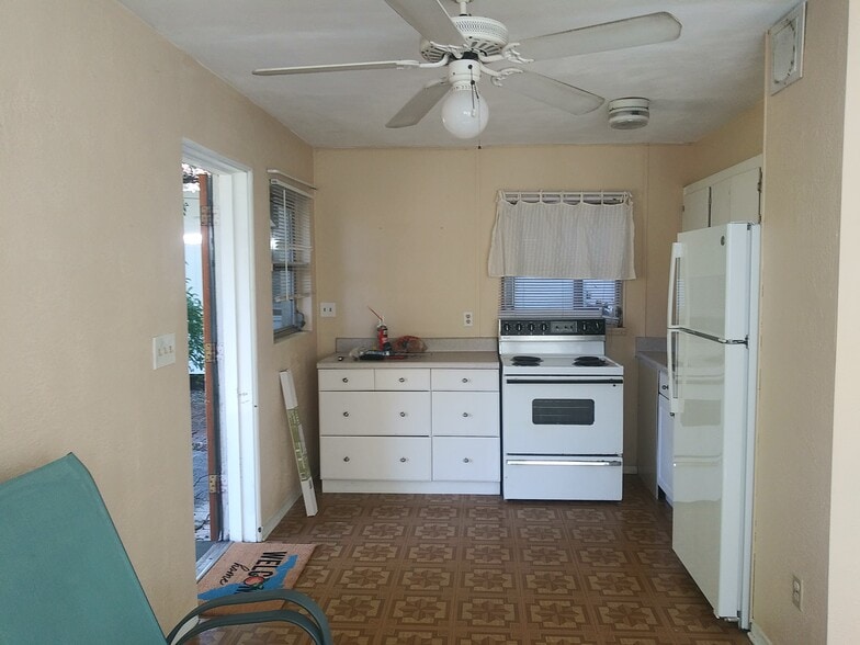 Building Photo - 605 S Summerlin Ave