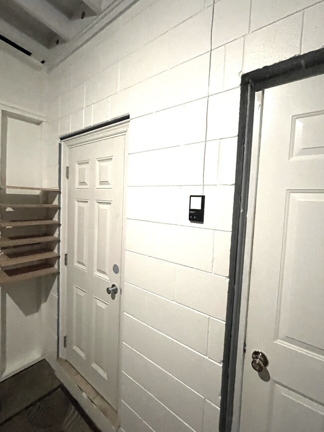 Building Photo - 1515 Sawyerwood Ave