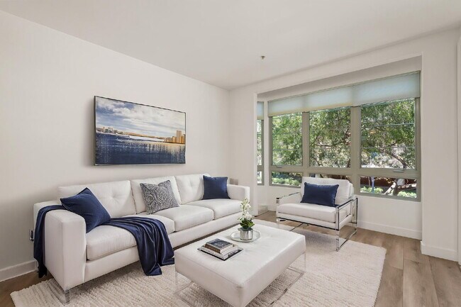 Building Photo - "Spacious, Sophisticated, Modern 3BR, 2BA Condo in the heart of downtown