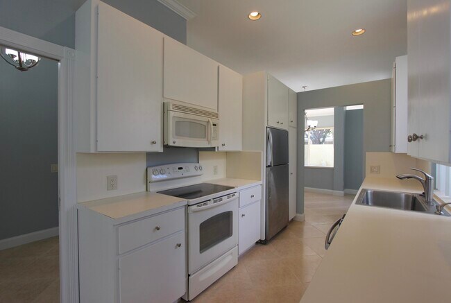 Building Photo - 240 Sussex Cir