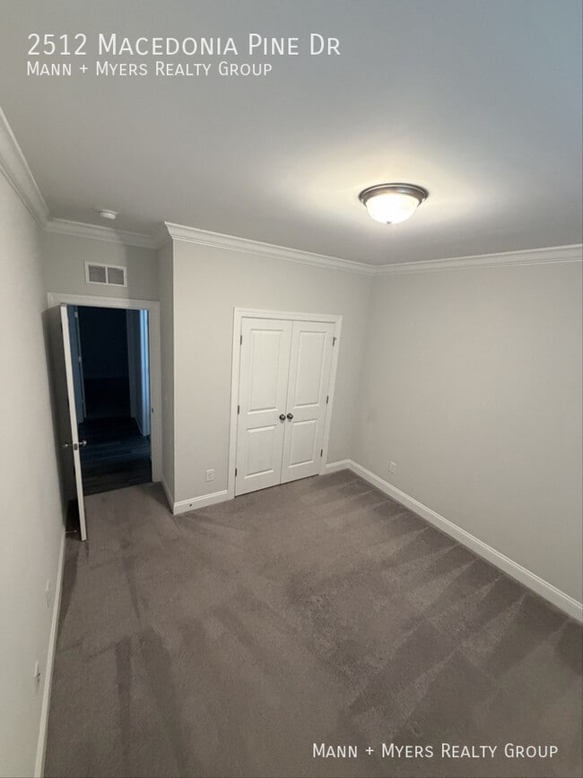 Building Photo - 2512 Macedonia Pine Dr