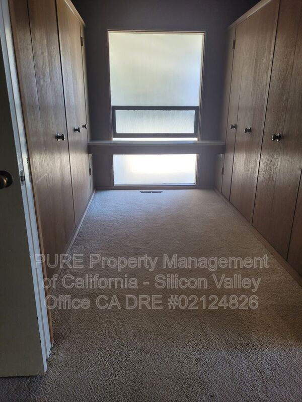 Building Photo - 21224 Saratoga Hills Rd