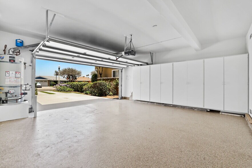 Building Photo - 5142 Pearce Dr