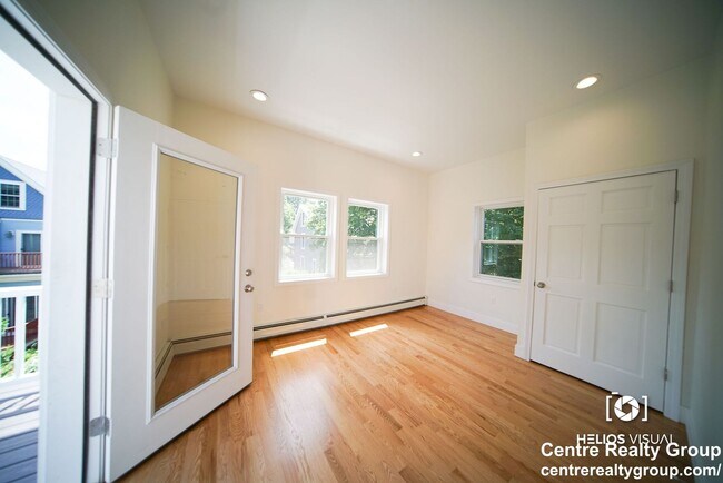 Building Photo - Tufts University Off Campus Crib!   2 Park...