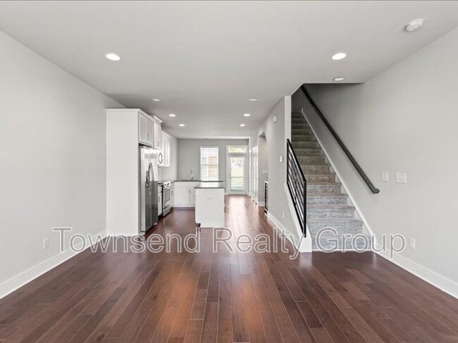 Building Photo - 2122 Bryant Park Dr