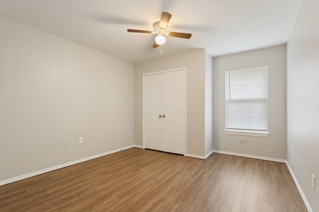 Building Photo - Perfect Family Home in China Spring ISD