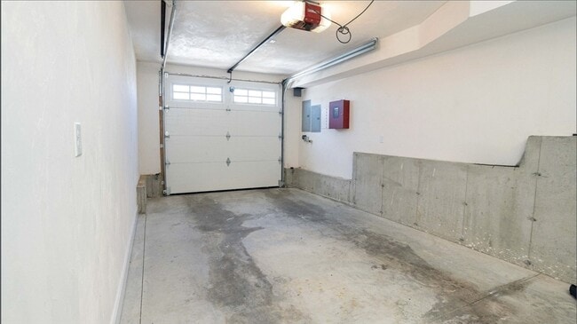 Building Photo - 279 Suffolk Ave