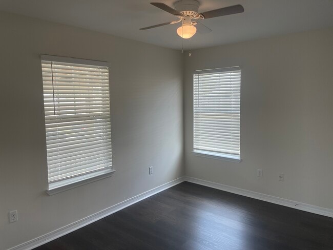 Building Photo - 150 Claiborne St