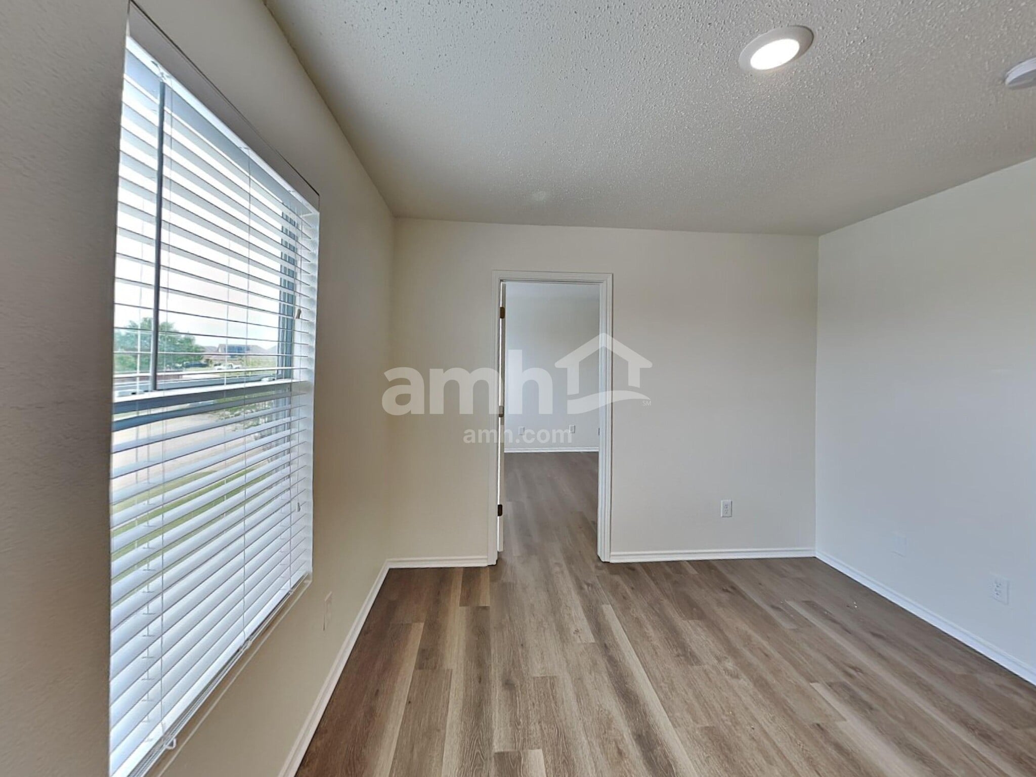 Building Photo - 240 Equestrian Dr