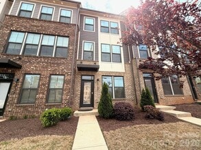 Building Photo - 3735 S Tryon St