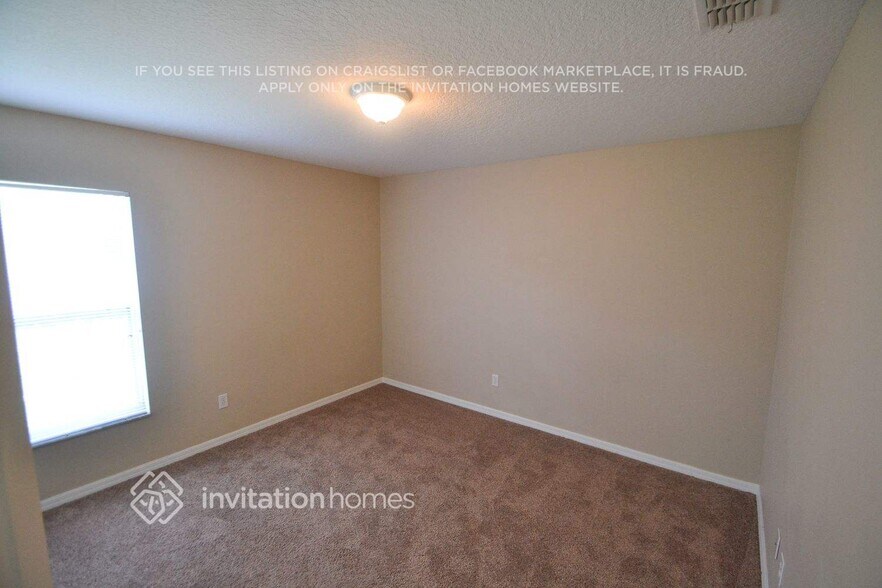 Building Photo - 830 Breezy Lake Way