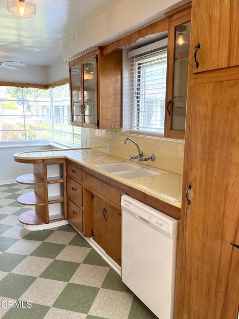 Building Photo - 350 W Lemon Ave