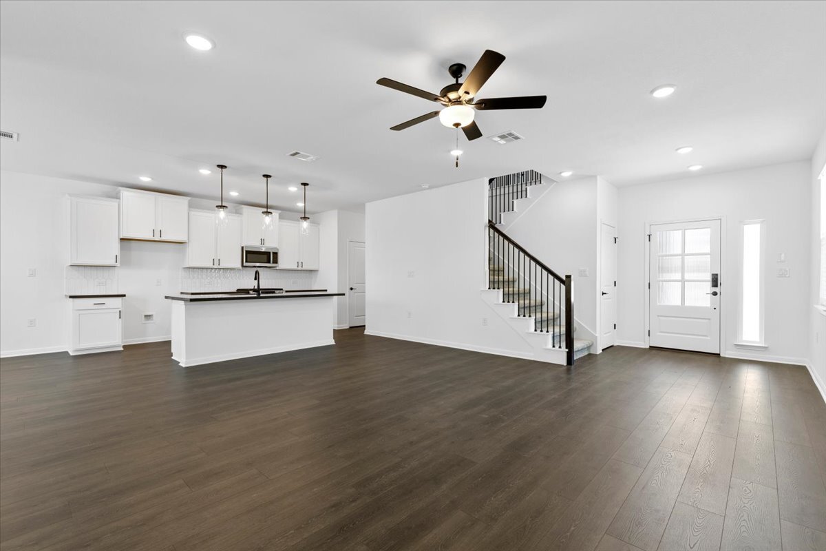 Building Photo - 15600 Nola Ct