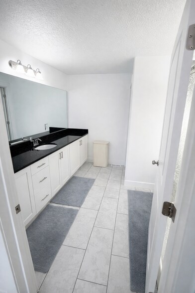 Building Photo - 8655 N Oakridge Aly