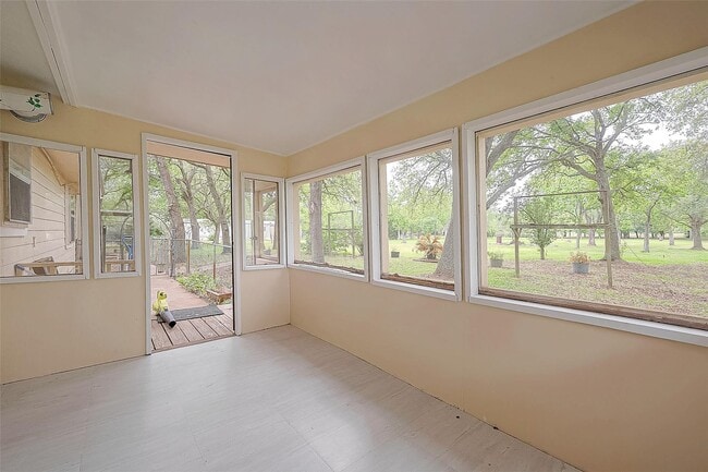 Building Photo - 2520 Richmond St