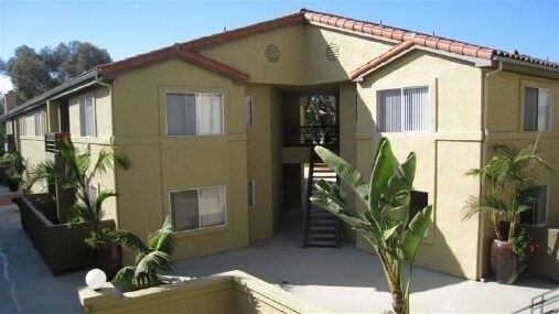 Building Photo - Upper 1 Bedroom Unit Located in Verano Com...