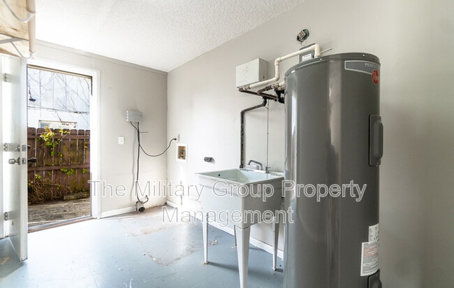 Building Photo - 4142 Oriely Dr W