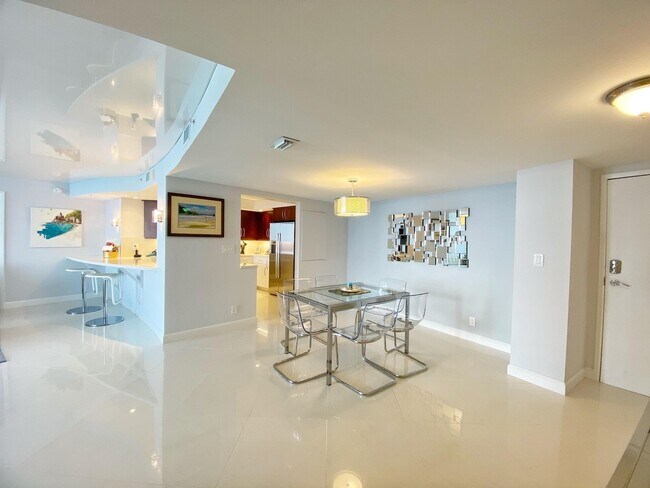 Building Photo - 3000 N Ocean Dr