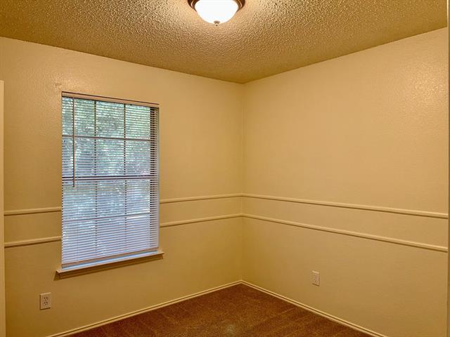 Building Photo - 5202 Sherburne Dr