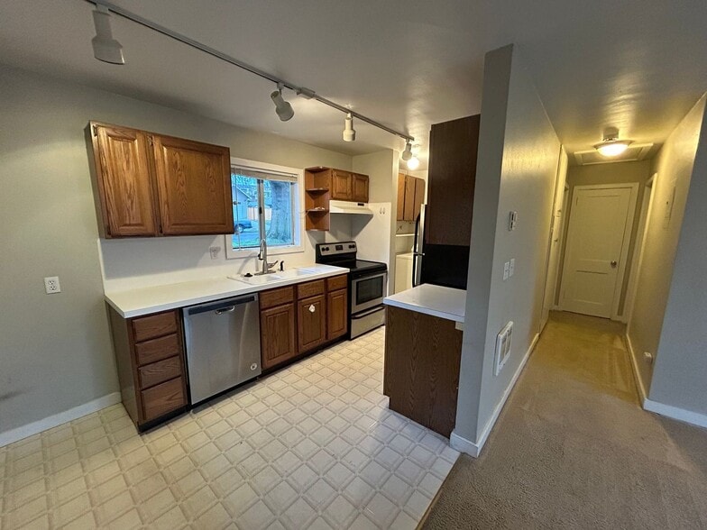 Building Photo - Kostar Duplex