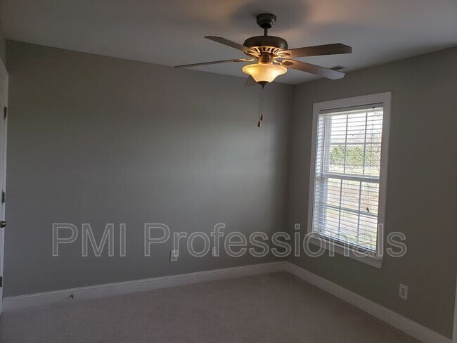 Building Photo - 112 Annadel Ct