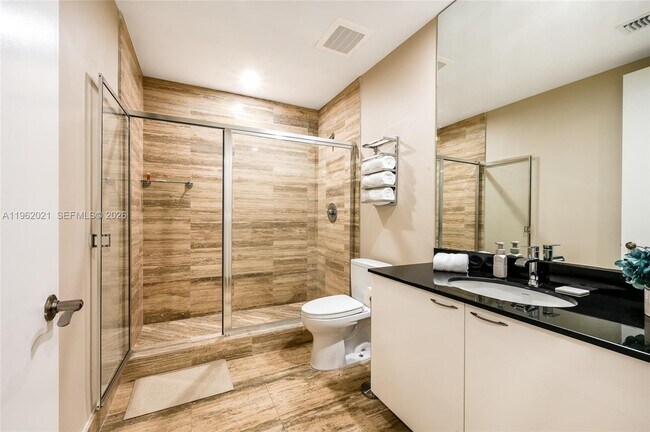 Building Photo - 15901 Collins Ave