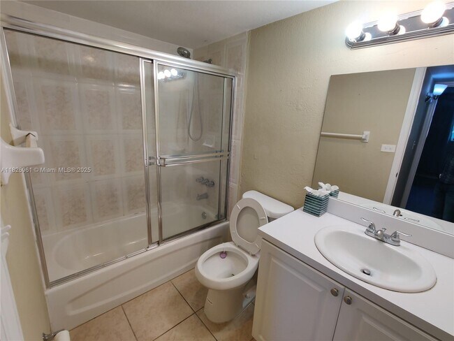 Building Photo - 4550 NW 9th St