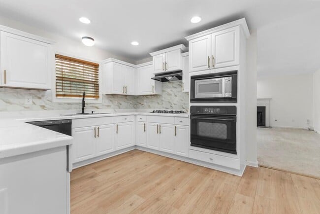 Building Photo - 45 Wyndmont Way