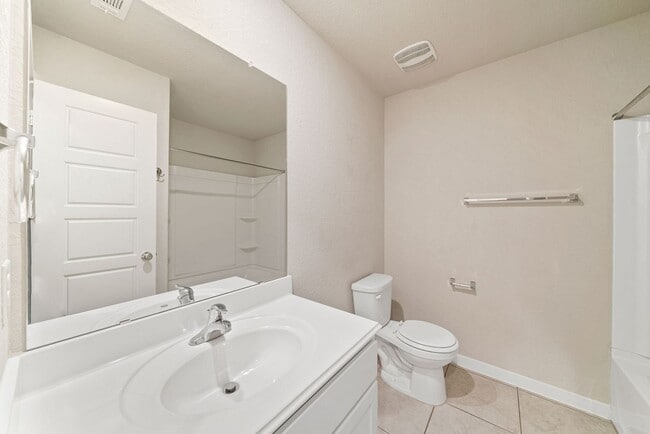 Building Photo - 3 Bedroom/2 Bath Escalera Subdivision