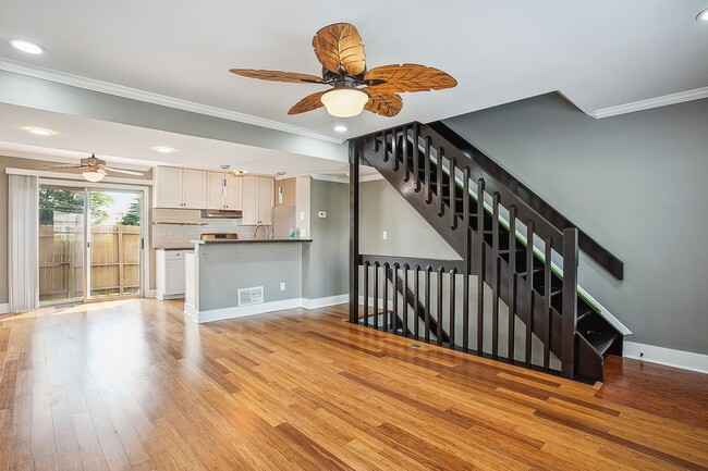 Building Photo - 4841 Stoneybrook Blvd