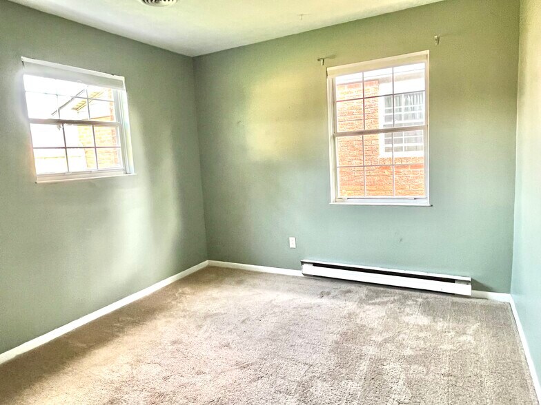 Building Photo - 1016 Arrowhead Dr