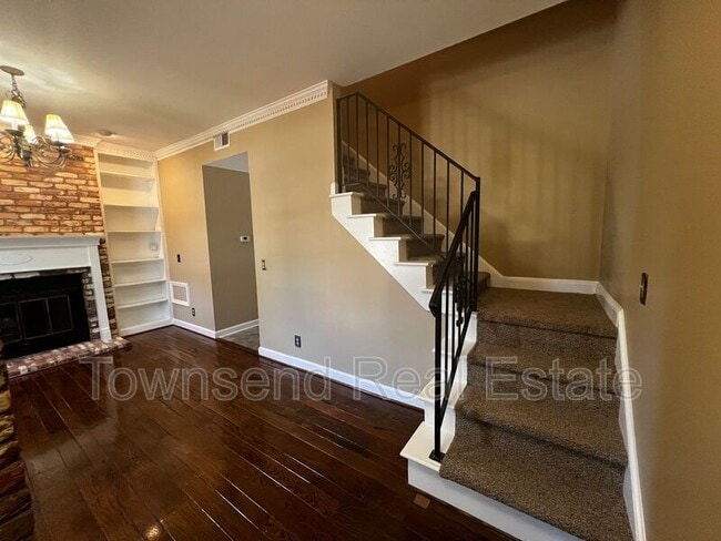 Building Photo - 204 Woodside Ave