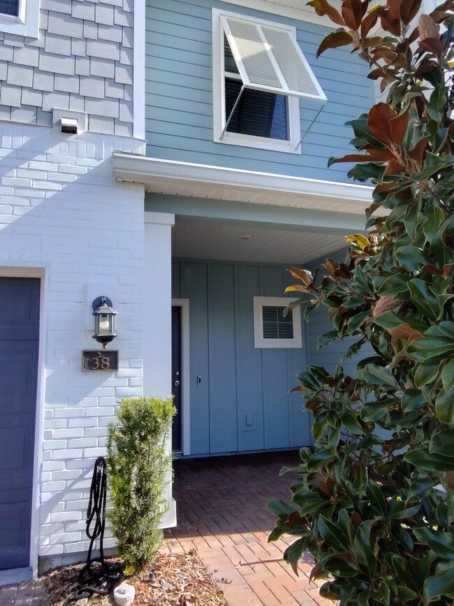 Building Photo - 38 Appleton Ct