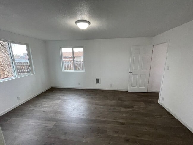 Building Photo - 3916 Homedale Rd