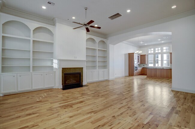 Building Photo - 1415 Oakdale St