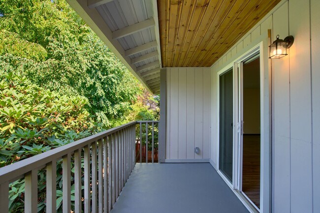 Building Photo - 2 Bedroom | AVAILABLE SOON!