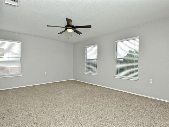 Building Photo - 5204 Krueger Ln