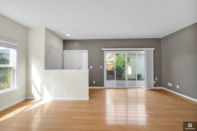 Building Photo - 769 Bryn Mawr Ct