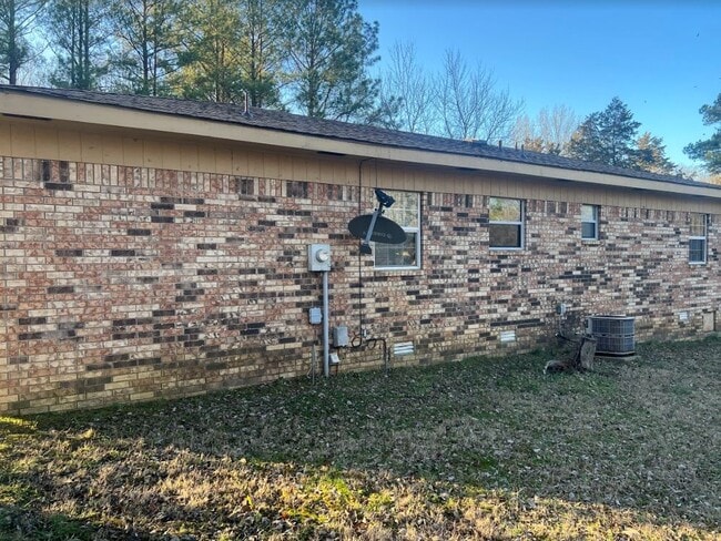 Building Photo - 1309 Robinwood Dr