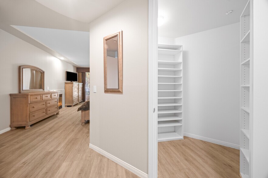 Walking Closet 1 - 1875 S Beverly Glen Blvd