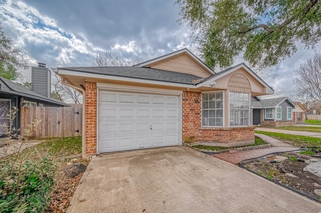 Building Photo - 9215 Golden Meadow Dr