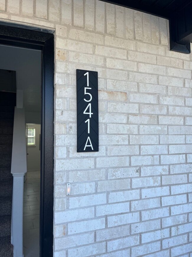 Building Photo - COX-NORTHRIDGE DR-3