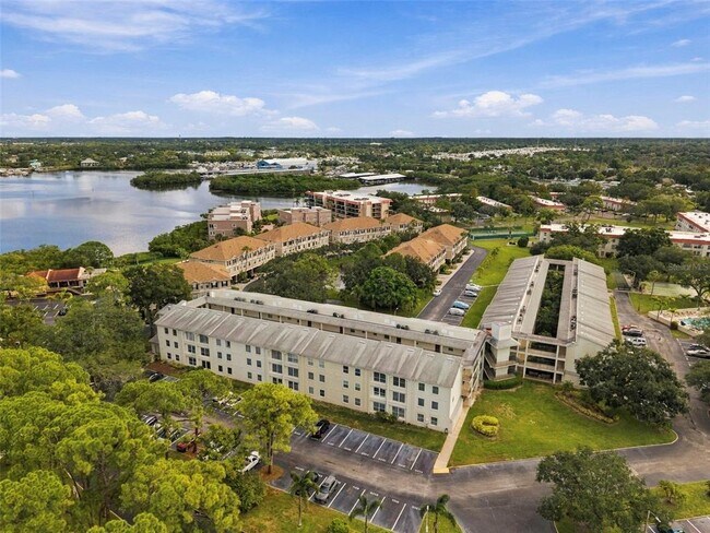 Building Photo - 2700 Bayshore Blvd