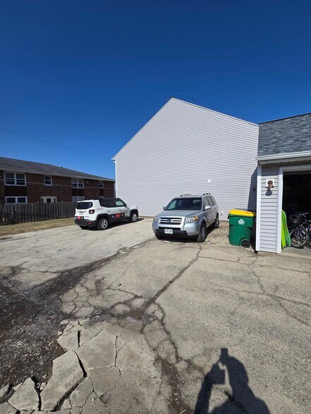 Building Photo - 2368 Manitowoc Rd