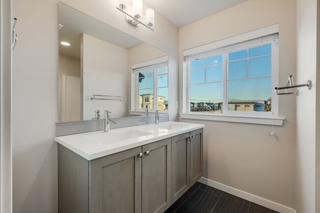 Building Photo - 700 Springside Ln