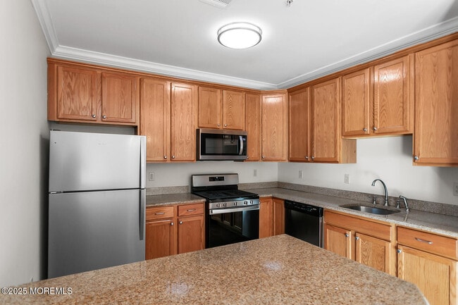 Building Photo - 325 Regency Pl