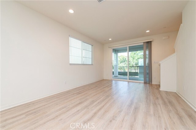 Building Photo - 155 Frame