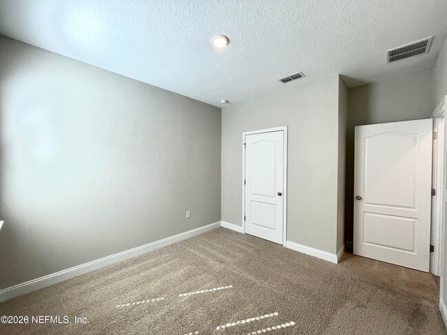Building Photo - 300 Thistleton Wy