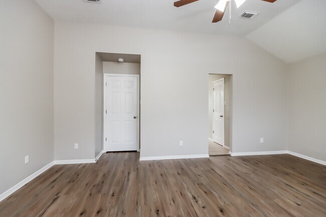 Building Photo - 2915 Eaglenest Ln