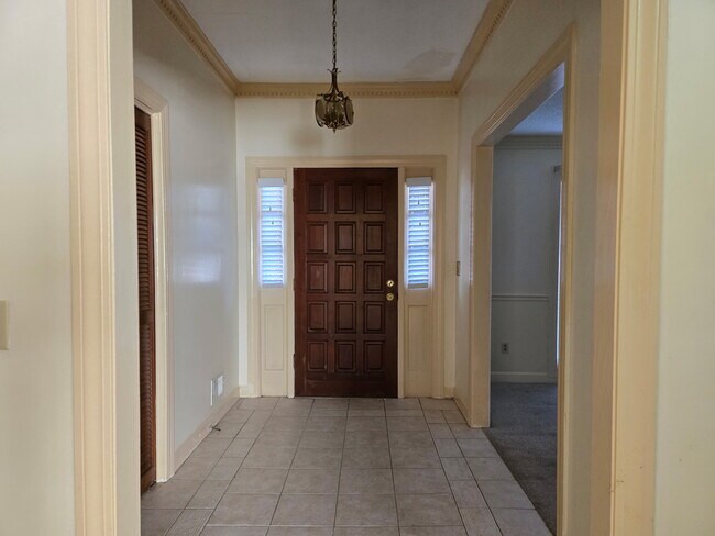 Building Photo - 9 Brookspring Cir